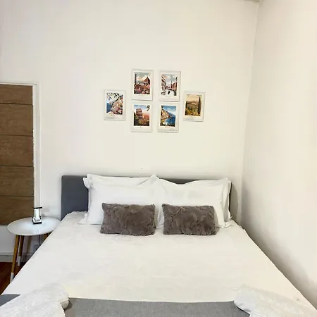 Azzurro House